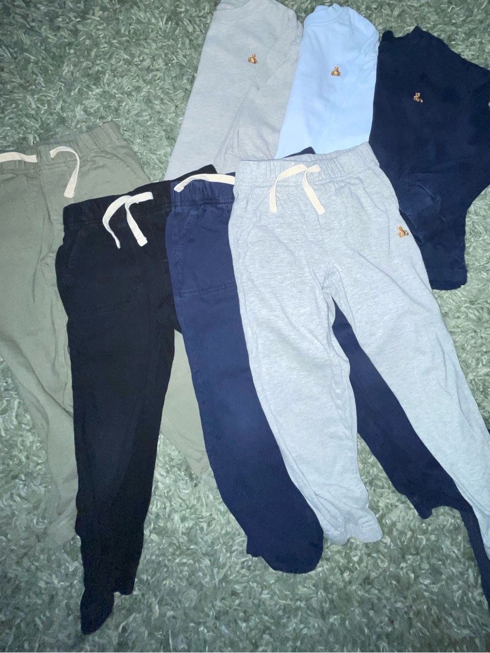 Gap 4T bundle - Picture 3 of 7
